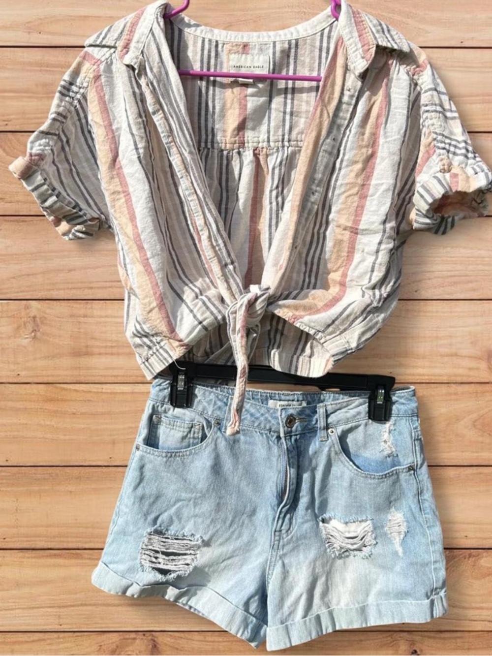 American Eagle striped crop top paired with forever 21 denim shorts